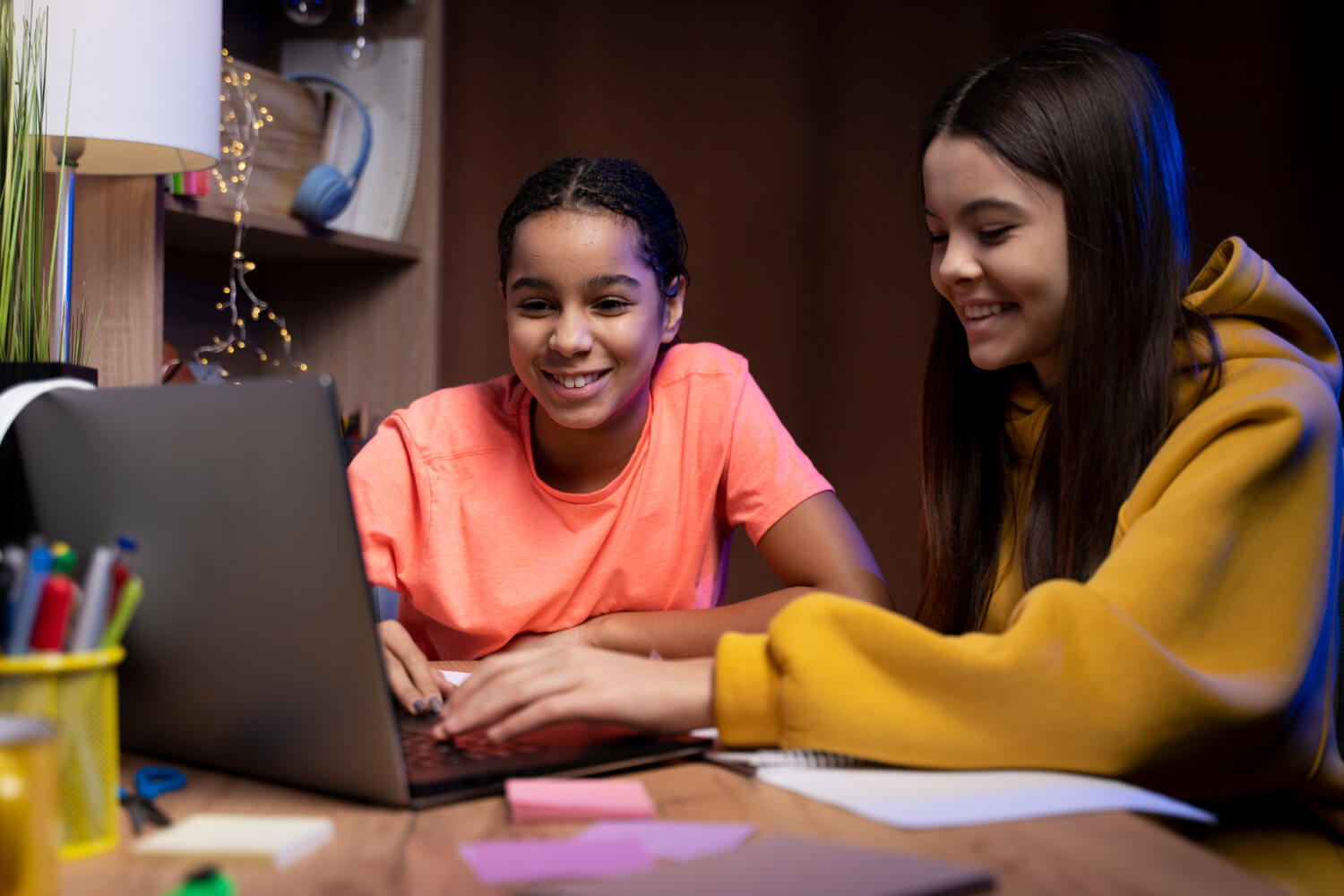 two-teen-girls-on-laptop
